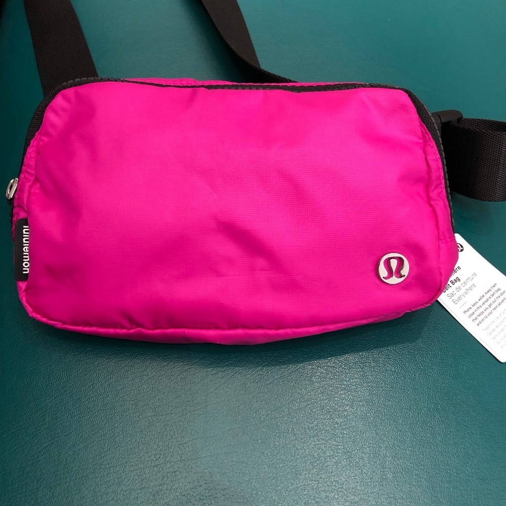 Lululemon Everywhere Belt Bag